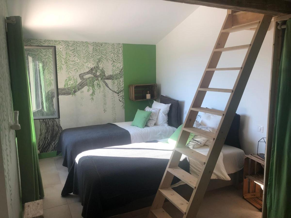 La Tour Carree Bed & Breakfast Chateauneuf-de-Gadagne ภายนอก รูปภาพ